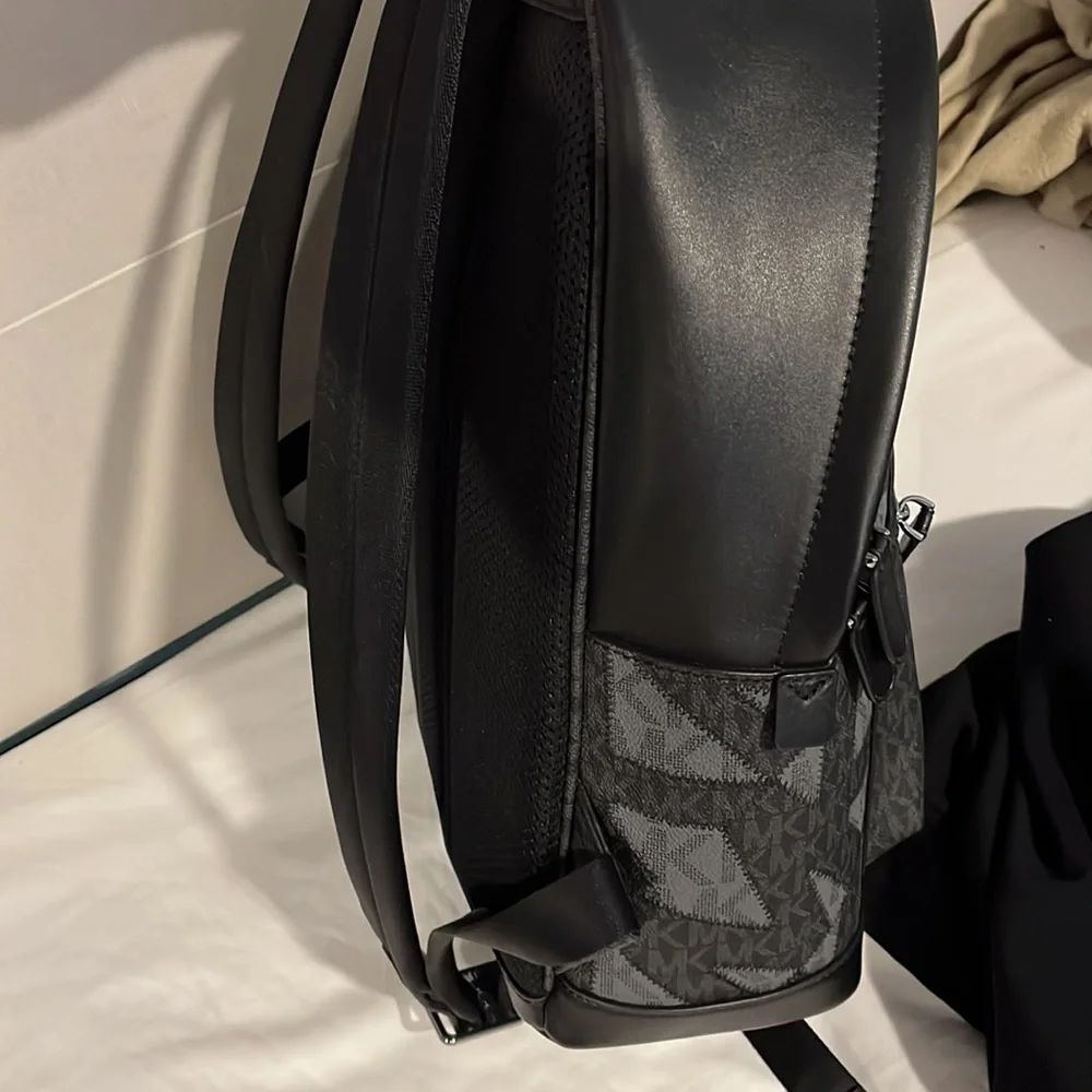 NWT rare limited edit. Michael Kors mens Cooper backpack with signature monogram - Picture 2 of 9